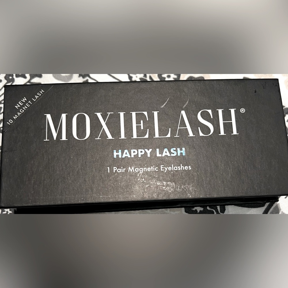 New Magnetic lashes